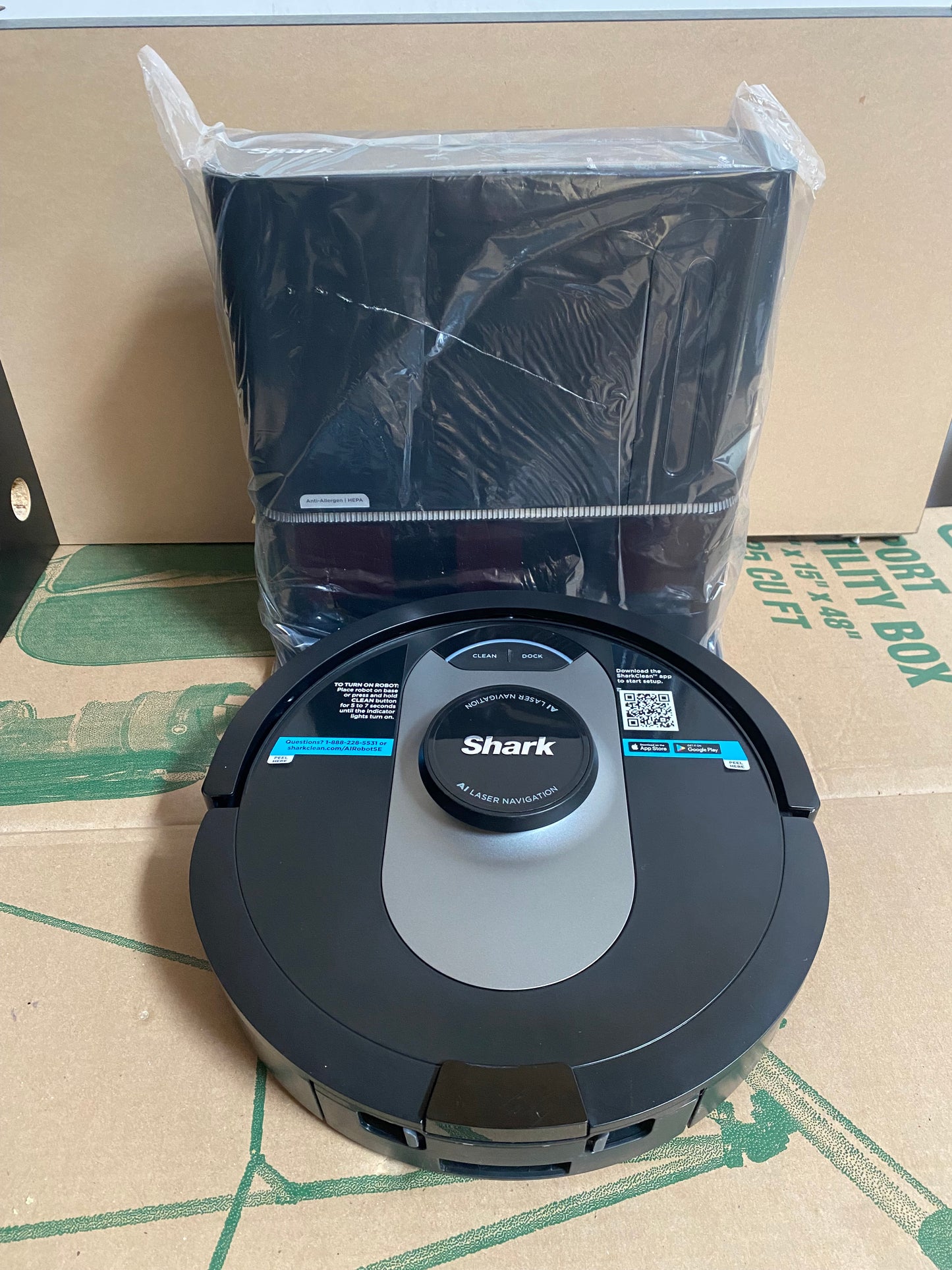 Shark AI Ultra™ Robot Vacuum with XL HEPA Self-Empty Base - 60 Day Storage (renewed)